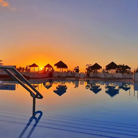 Flamingo Mate Отель 4*