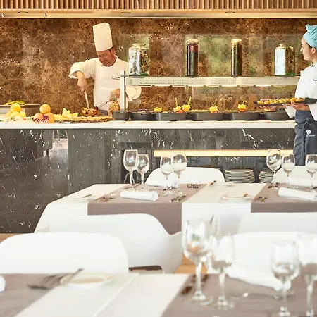 Отель Flamingo Mate Адехе