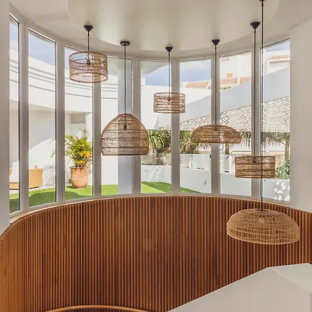 Flamingo Mate Отель Адехе