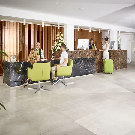 Отель Flamingo Mate 4*