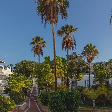 Flamingo Mate Отель Адехе