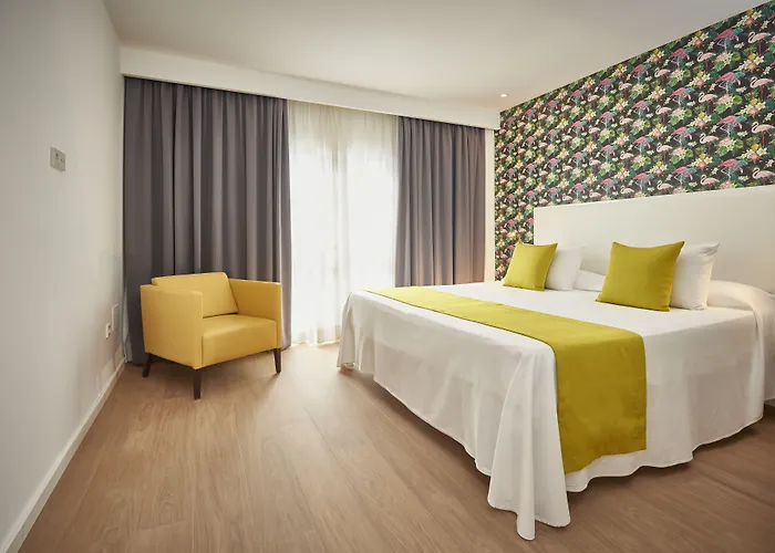 Flamingo Mate Hotel 4*