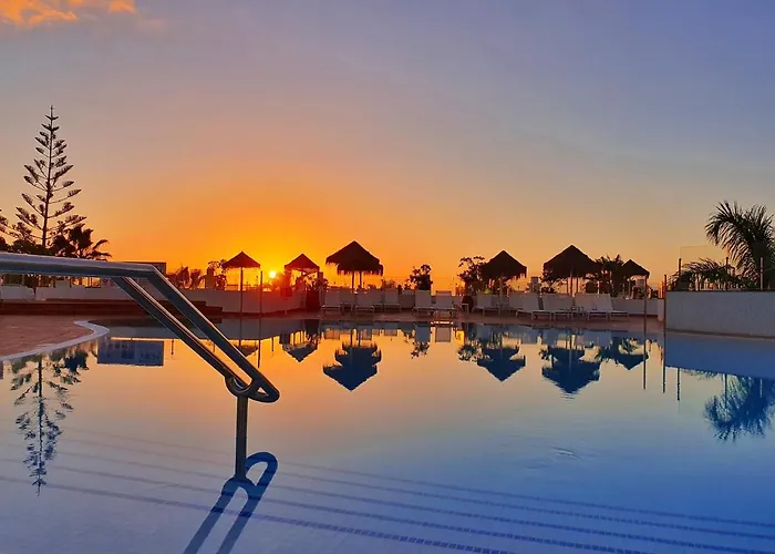 Flamingo Mate Hotel 4*