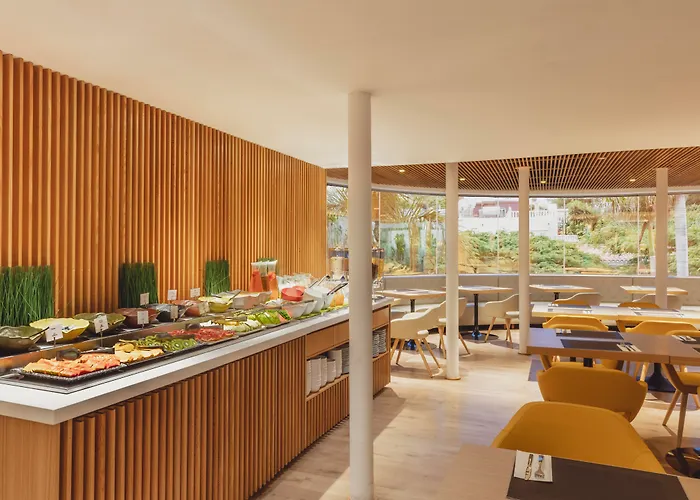 Flamingo Mate Costa Adeje (Tenerife)